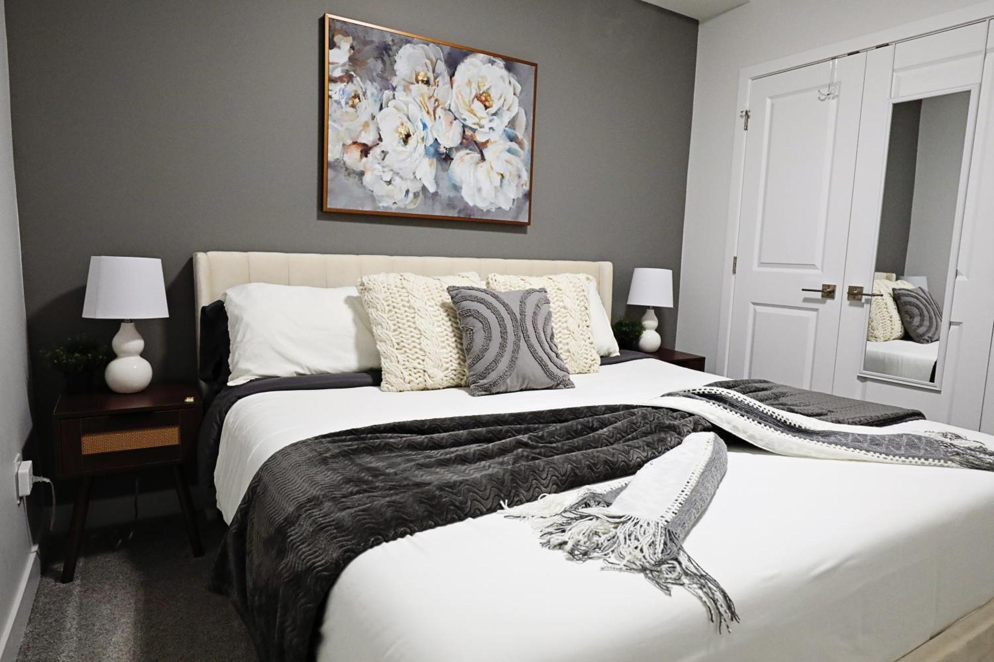Beautiful Home With 4 King Beds,Airport,Disney+ Edmonton Exterior foto
