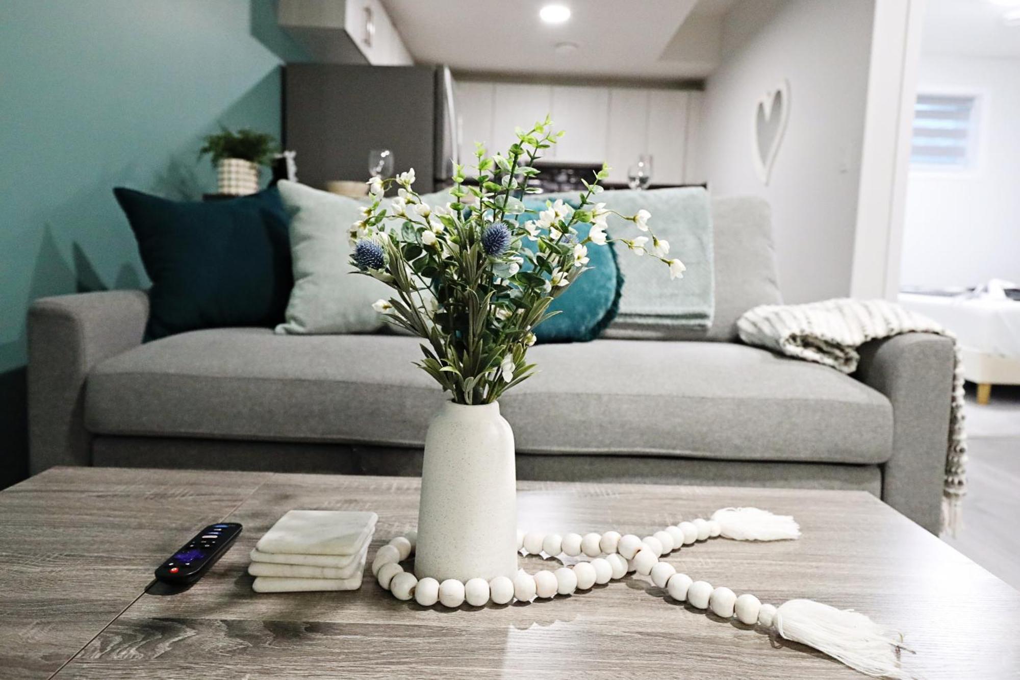 Beautiful Home With 4 King Beds,Airport,Disney+ Edmonton Exterior foto