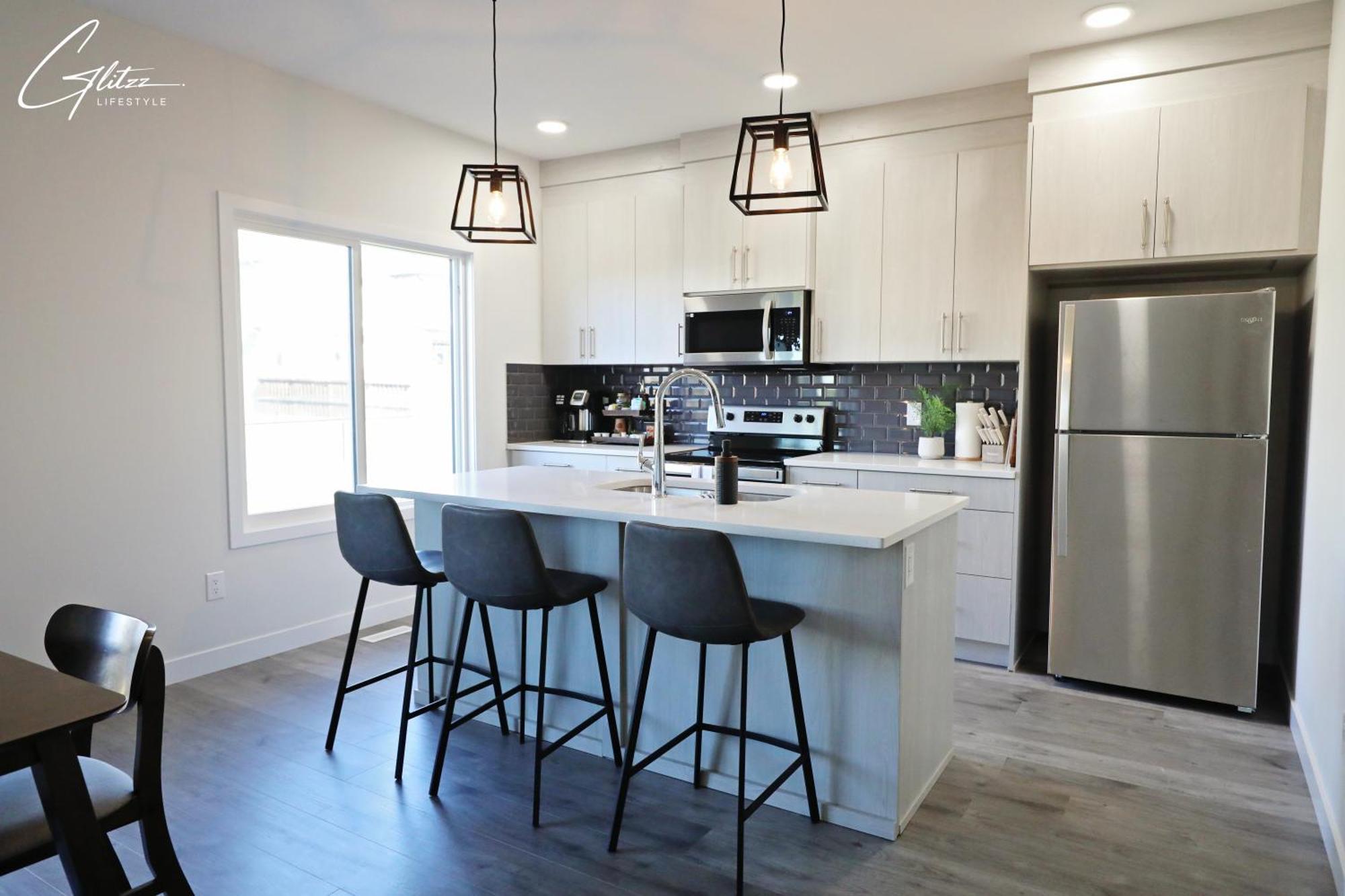 Beautiful Home With 4 King Beds,Airport,Disney+ Edmonton Exterior foto